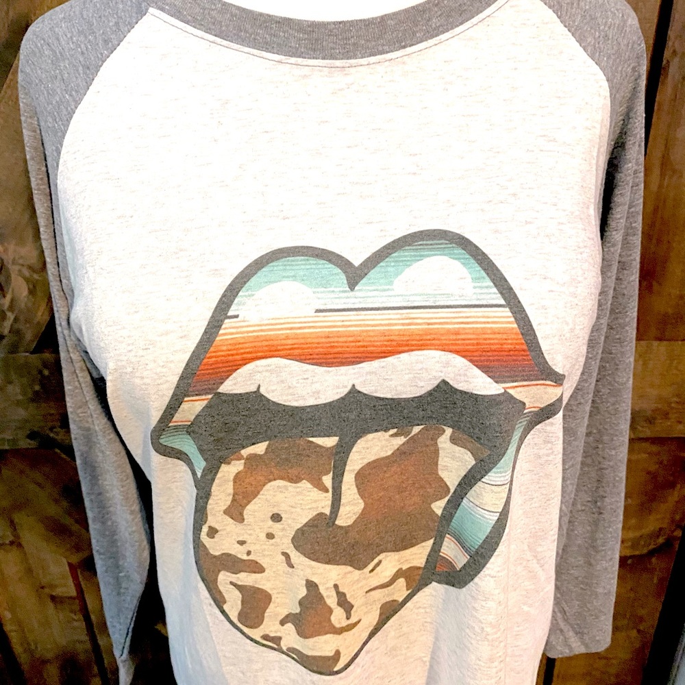 NWOT Rockin’ Leopard Tongue & Serape Lips Raglan Tee - Picture 4 of 9